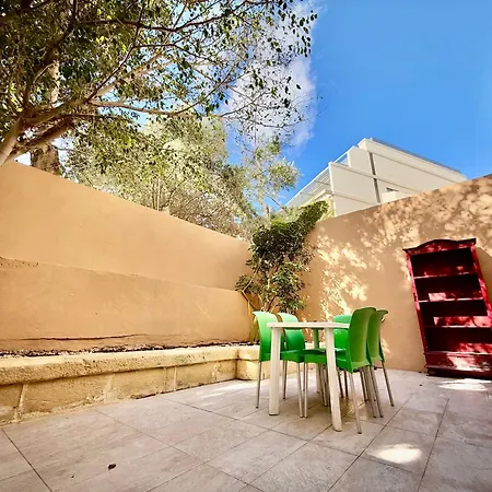 Stylish 2br In Stjulians Апартаменты